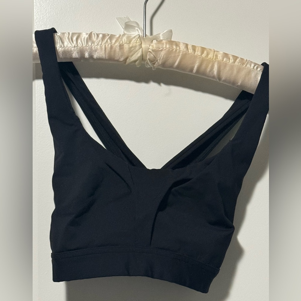Lululemon run bra size 4